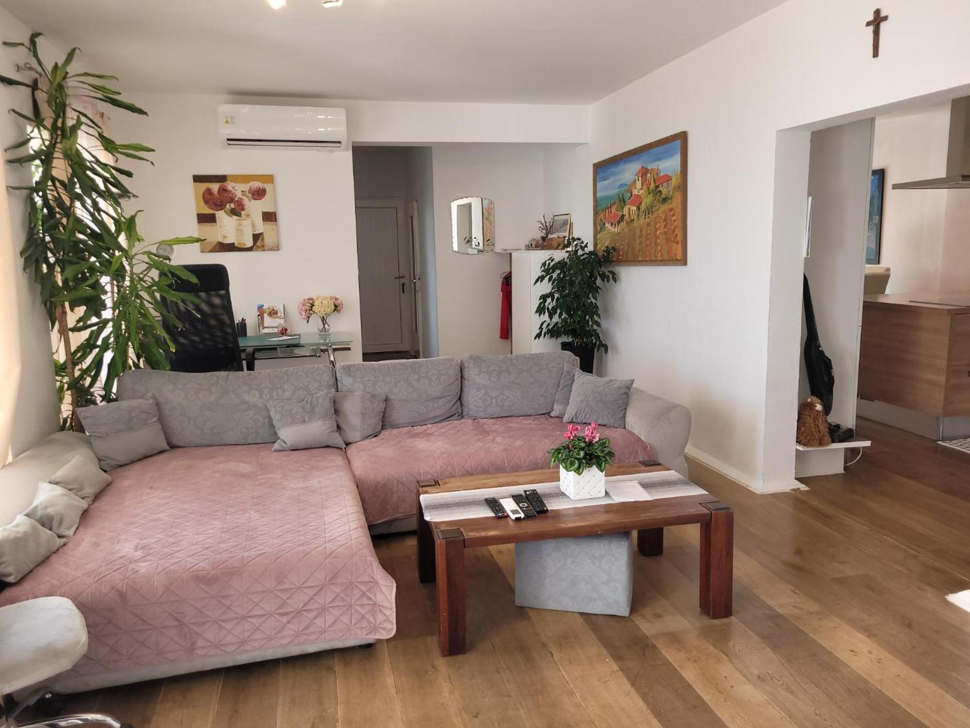 Apartments Chiara Mit Meerblick Und Pool Und Jacuzzi Lovran Exterior photo